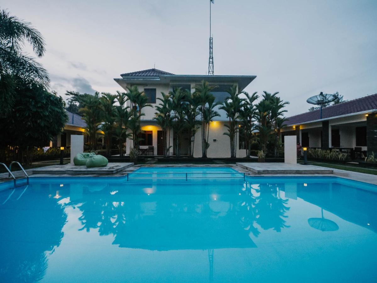 Sunrise Resort Batukaras Экстерьер фото