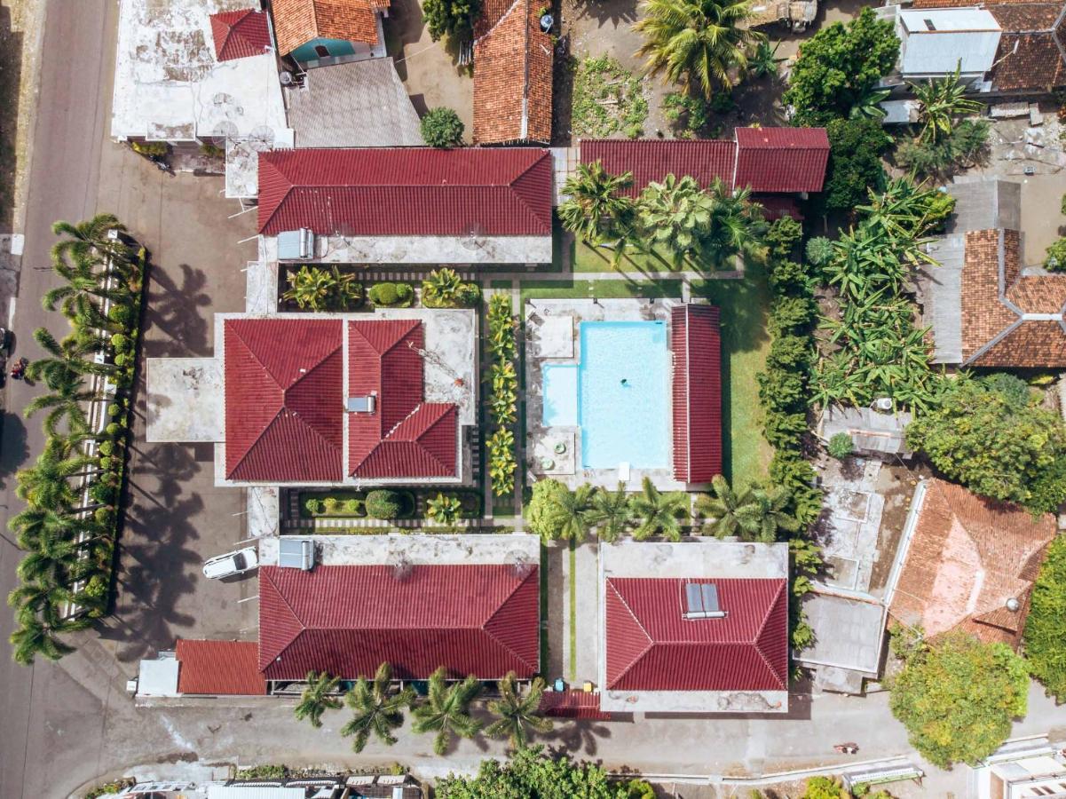 Sunrise Resort Batukaras Экстерьер фото