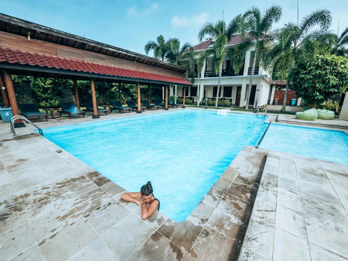 Sunrise Resort Batukaras Экстерьер фото