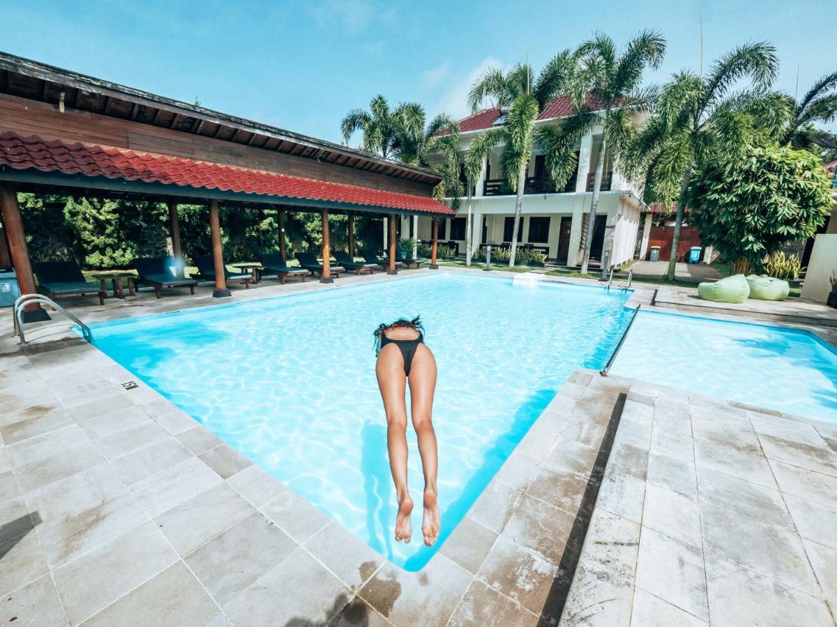 Sunrise Resort Batukaras Экстерьер фото